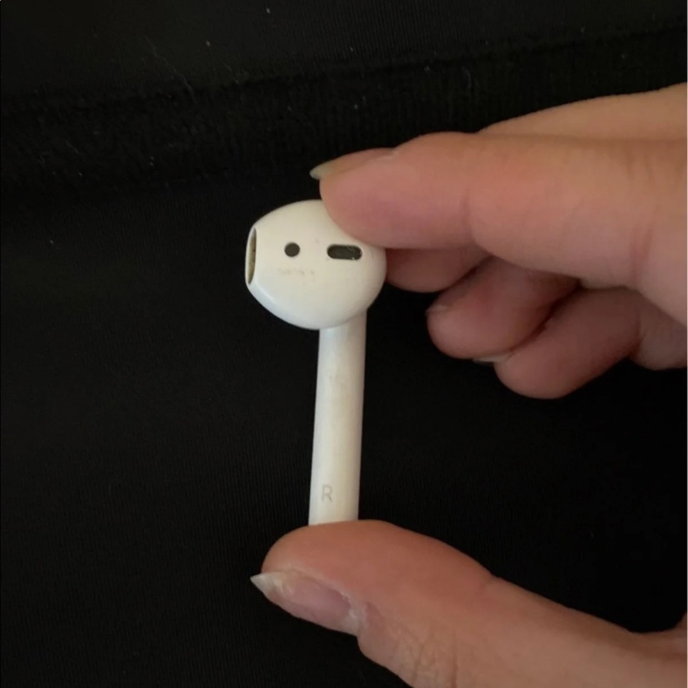 apple airpods with case - Picture 5 of 5